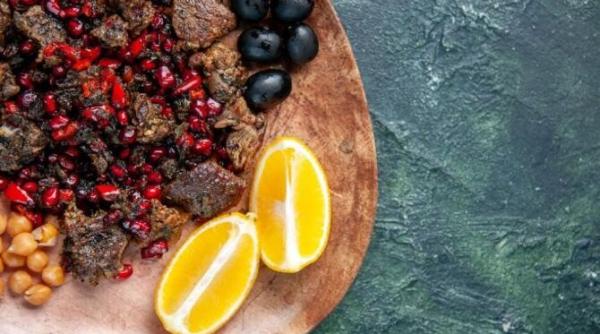 carne de vita inabusita in suc de fructe de padure o reteta delicioasa pentru mesele festive