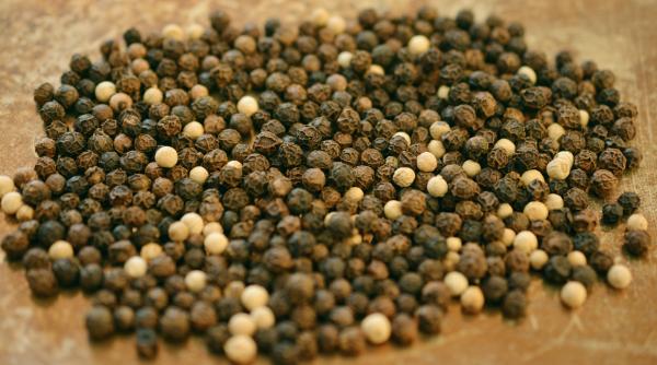 piperul negru aur pentru sanatate rezolva multe probleme si te face mai sanatos
