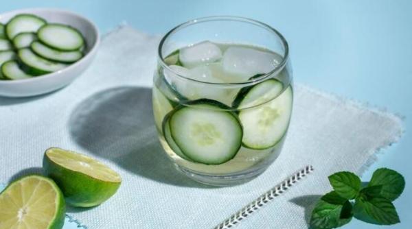 apa cu castraveti 6 motive pentru a incepe dimineata cu o bautura sanatoasa