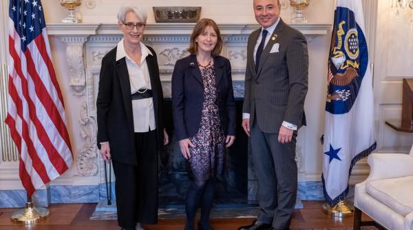 ambasadoarea sua la bucuresti a ajuns in romania cine este kathleen ann kavalec