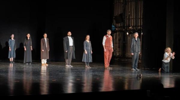 doua premiere la teatrul national radu stanca sibiu livada de visini si sora sa