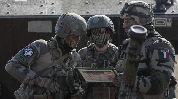 exercitiile eagle royal 23 trageri cu rachete si prezentarea tehnicii militare galerie foto