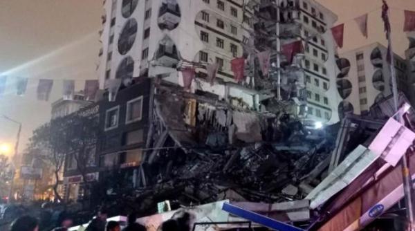 miracol in turcia o adolescenta a fost scoasa in viata de sub ruine dupa 80 de ore de la producerea cutremurelor foto