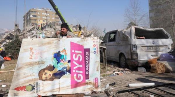 erdogan spune ca se vor lua masuri dupa jafurile din zonele distruse de cutremur am declarat stare de urgenta