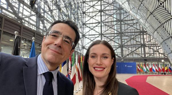 jurnalistul darius rochebin noua imagine a weekendurilor lci