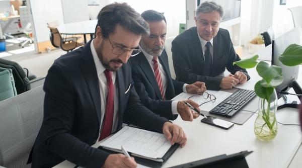 fmi provoaca pietele financiare sa priveasca viitorul cu mai mult optimism directorul institutiei america demonstreaza ca poate evita recesiunea iar china se redeschide