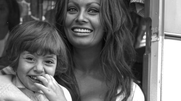 nepoata secreta a sophiei loren pe care nu ti ai fi imaginat o