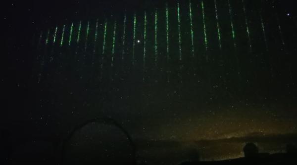 razboiul ozn urilor lasere verzi misterioase in cer exista o explicatie