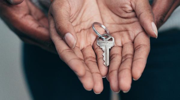 se cer sume colosale pentru blocurile din centrul bucurestiului vechi de 100 de ani ati da atatia bani pana si o garsoniera mica costa zeci de mii de euro