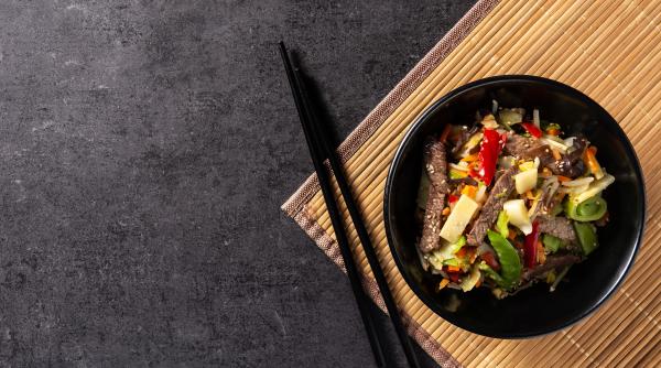 chop suey reteta tocanita de pui cu legume in stil chinezesc