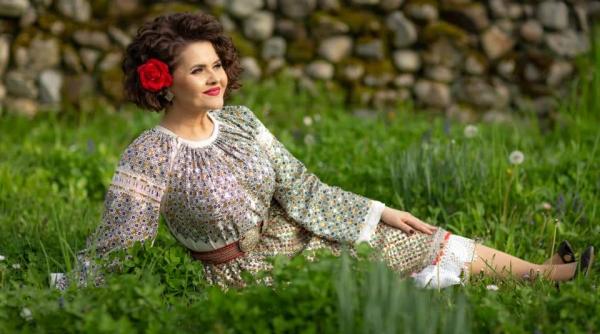 niculina stoican tatuaj la ochi mi l am facut la o ungurioaica la oradea