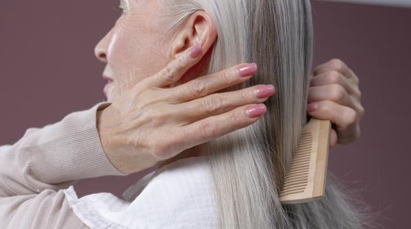 30 de femei au dat in judecata o companie dupa ce produsele folosite le a provocat caderea parului