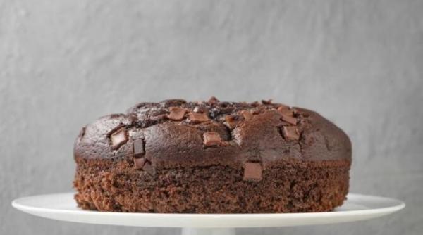 prajitura de ciocolata la tigaie este fabulos de buna si poate infrumuseta o masa festiva