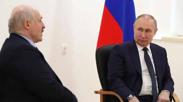 putin si lukasenko intalnire chirieac doreste sa il atraga in acest conflict incearca sa ii forteze mana