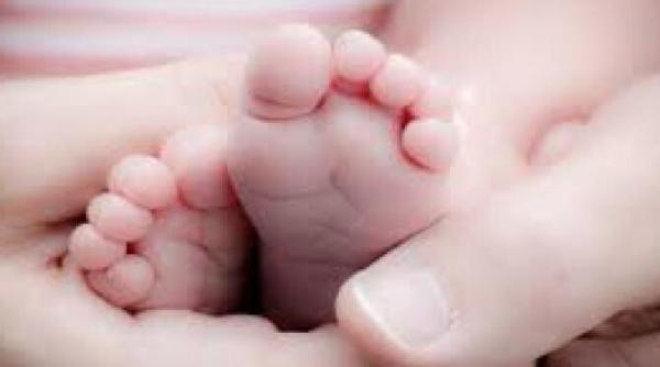 o mama din florida care nu poate avorta este nevoita sa isi priveasca fiul mort dupa nastere din cauza regulilor impuse de guvernatorul republican ron desantis