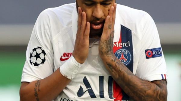 psg lille neymar a izbucnit in lacrimi si a parasit terenul pe targa in urma unei accidentari video