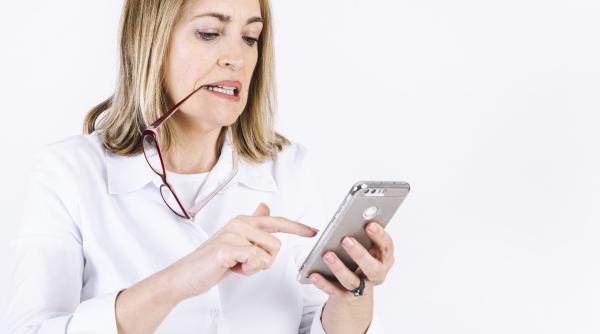 ce spune despre tine felul in care tii telefonul