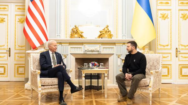 joe biden vizita surpriza la kiev ce a scris in cartea de oaspeti a lui volodimir zelenski foto in articol
