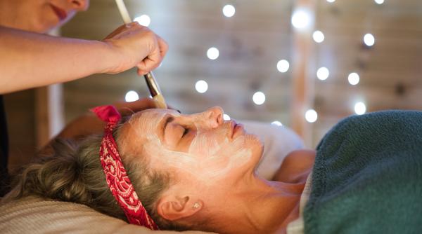 sfaturi pentru ingrijirea tenului matur 50