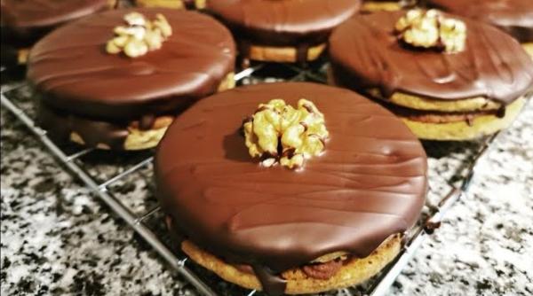 islere cu nuca si crema de ciocolata reteta