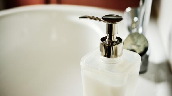 cea mai mica baie din bucuresti cum arata video in articol