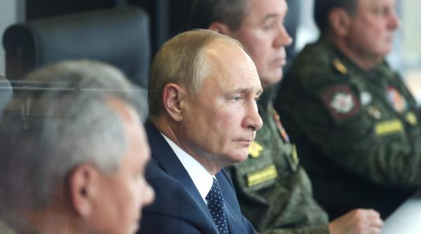 detalii din culisele kremlinului s a aflat cum a decis putin sa inceapa razboiul lavrov a fost sunat in miez de noapte crede ca va ramane in istorie ca petru cel mare