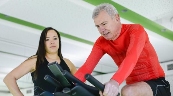 vrei sa incepi sa mergi la sala la 50 de ani iata cum se face corect