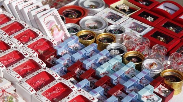 pacaleala cu martisoare din piete anpc atentie la cele vandute la colt de strada