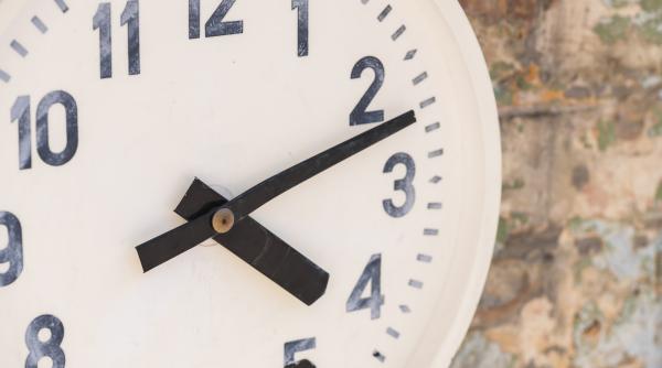 cand trecem la ora de vara in 2023