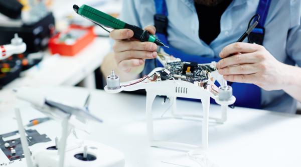 un robot care invata pasarile sa cante de ce s a inventat