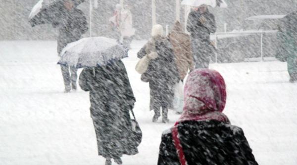 anm avertizari de cod galben si cod portocaliu de vreme extrema in jumatate din tara pericol de inundatii