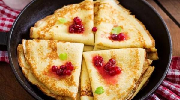 clatite fara oua un preparat simplu si gustos pentru postul pastelui