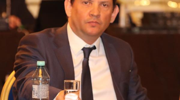 piata de capital din romania nu are nevoie de investitii ci de noi reglementari adrian tanase e o iluzie sa crezi ca bvb se poate dezvolta prin propriile forte