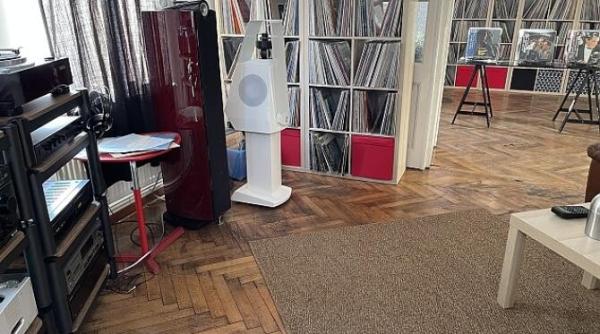 near mint primul magazin de discuri de vinil din bucuresti