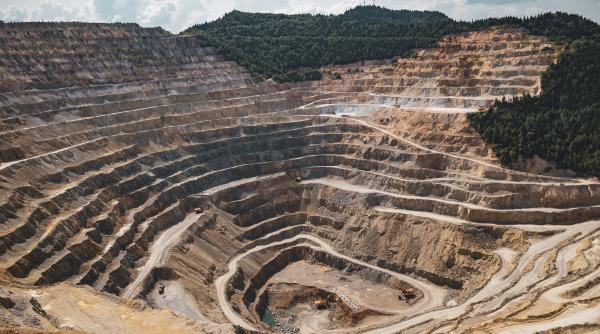 ideea unui grup de cercetatori folosirea minelor abandonate ca baterii pentru stocarea energiei