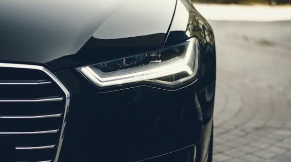 parlamentarii sunt pusi pe cheltuit dupa ce si au dat 7 000 de lei si zboruri si cazari de 7 milioane de lei acum isi cauta masini de 50 000 de euro bucata