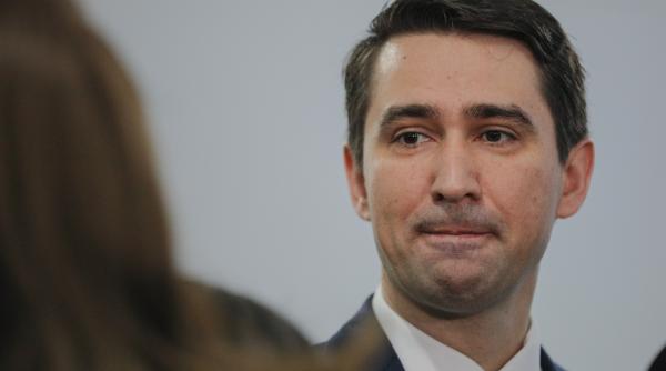 valentin stefan directorul postei romane nu stie ce scrie in documentele pe care chiar el le a semnat afacerea pda urilor parafata cu vodafone fara licitatie