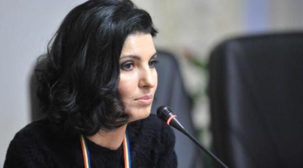 lavinia sandru are o silueta de invidiat secretul ei dezvaluit ce mananca pentru a se mentine atat de bine video