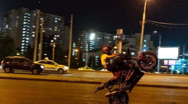 amenzi de pana la 5000 de lei pentru soferii si motociclistii din bucuresti care fac zgomot in timpul noptii proiect