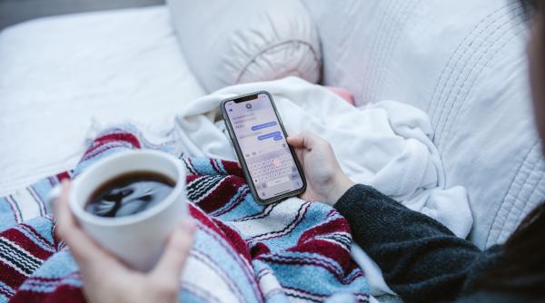 viral pe tik tok trucul cu sticla de apa pentru a descoperi partenerul care triseaza