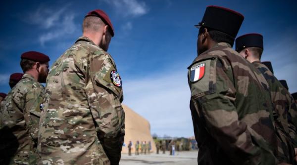 cine este colonelul numit la comanda grupului de lupta nato dislocat in romania