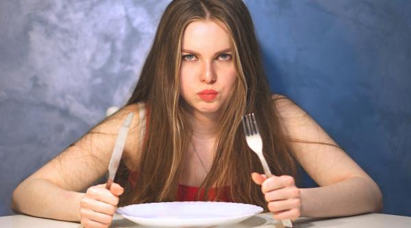 de ce simti ca o iei razna cand ti e foame explicatia stiintifica