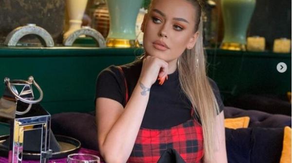 esti persoana publica cum sa vorbesti asa misha reactie nervoasa dupa ce un barbat i a trimis poze indecente fiicei sale tremur de nervi