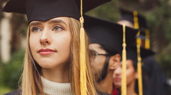 oportunitate pentru studenti burse de pana la 2000 de euro pe luna pentru stagii de masterat si doctorat in strainatate