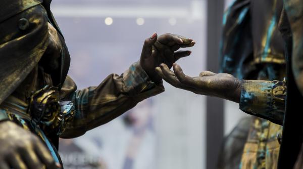 ciachir vittorio gassman un actor care a sfarsit celebru bogat implinit facand fata prezentului dar marturisind si inaderenta la el