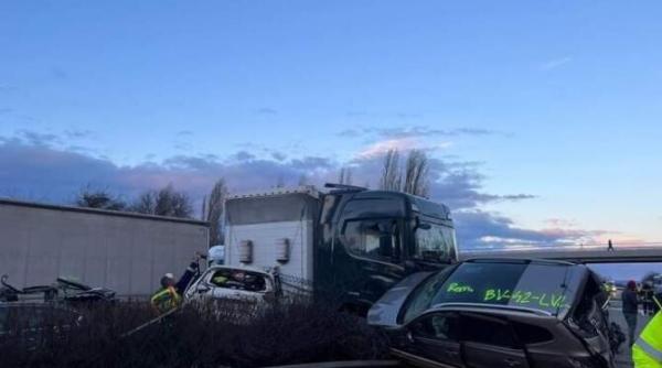 imagini dramatice cu accidentul urias din ungaria provocat de o furtuna de praf video