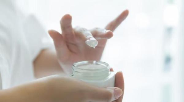 prepara o masca anti imbatranire acasa cu produsele din camara vei fi uimita de rezultate