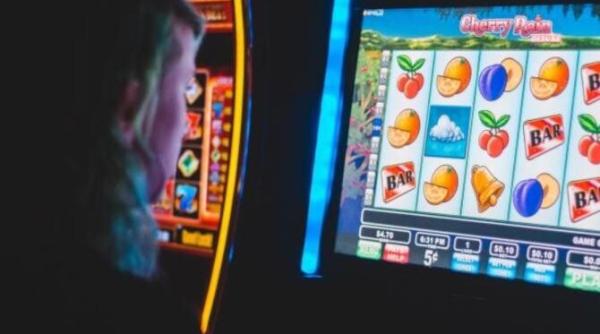 senatorii au decis spatiile destinate jocurilor de noroc interzise pe distanta de 300 de metri fata de scoli