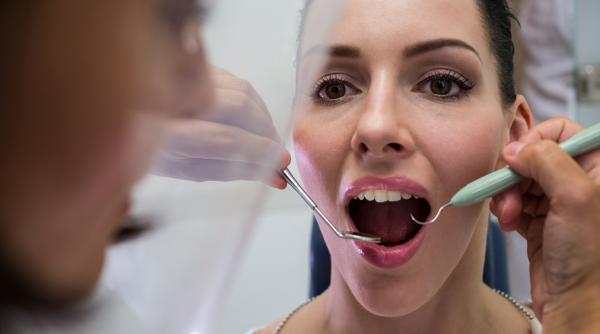 cum afli daca ai o lipsa de vitamina b9 se vede pe limba ta la ce trebuie sa te uiti