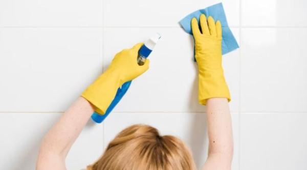 rosturile de la gresie si faianta vor ramane curate timp de o luna iata cu ce trebuie sa le stergi